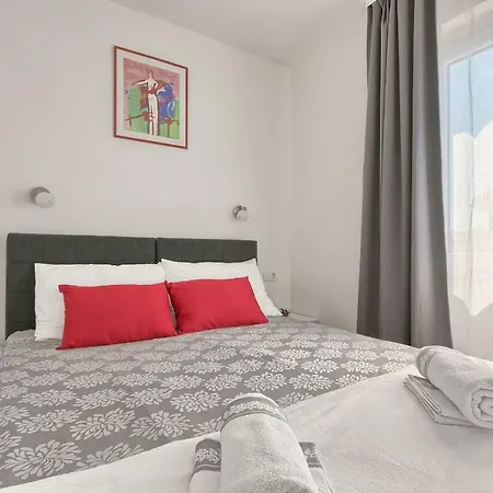 Apartment Ancora Center Pula